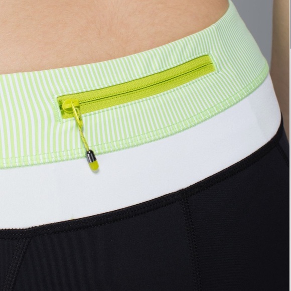 Lululemon Run: Inspire Crop II Black & Green - Picture 16 of 16